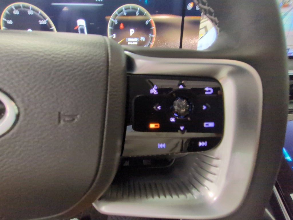 New 2026 INFINITI QX80 Luxe image 13