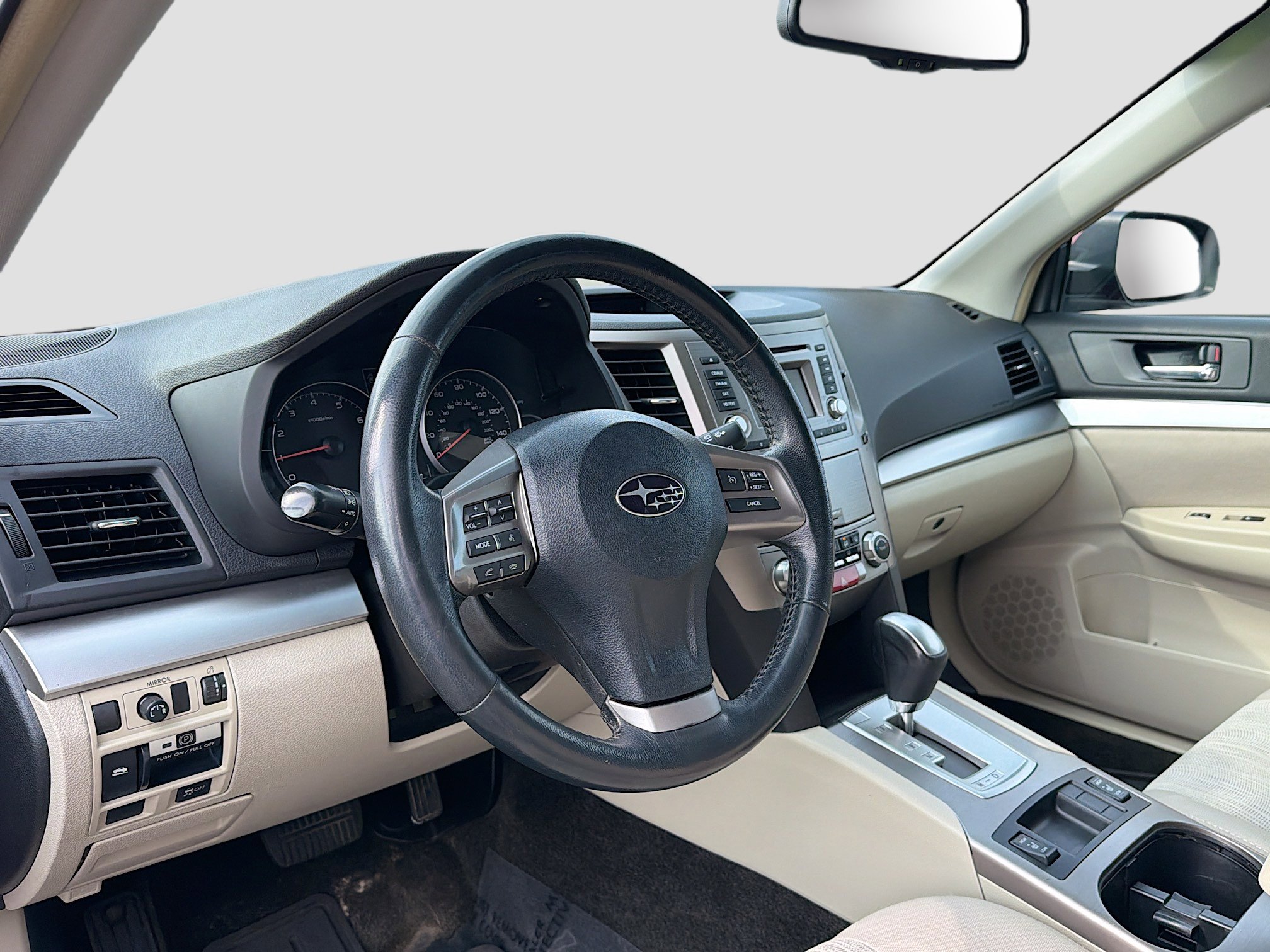 Used 2014 Subaru Outback 2.5i Premium AWD/4WD image 3
