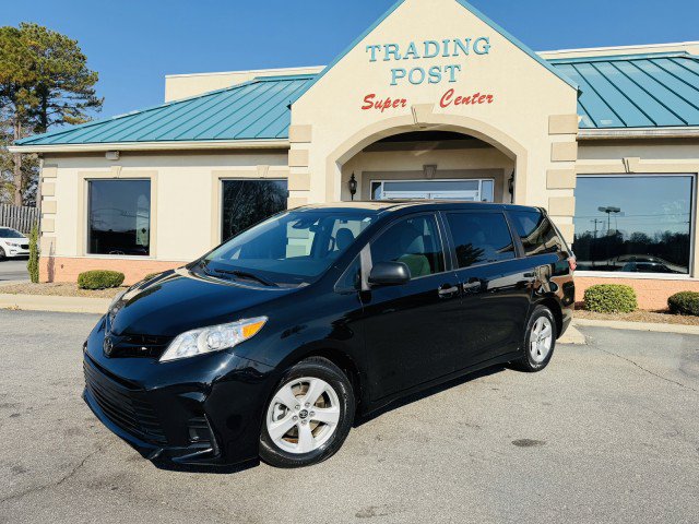 Used 2020 Toyota Sienna L FWD image 24
