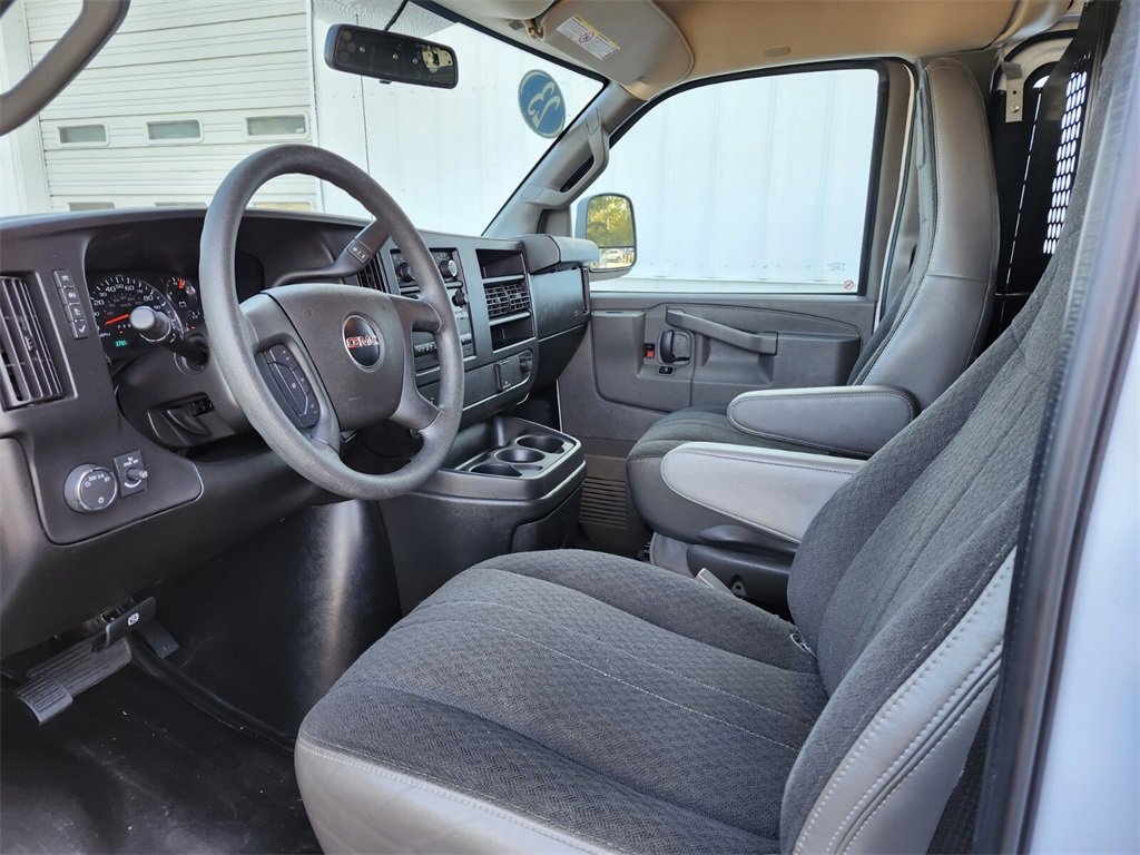 Used 2023 GMC Savana 2500 w/ Driver Convenience Package image 12