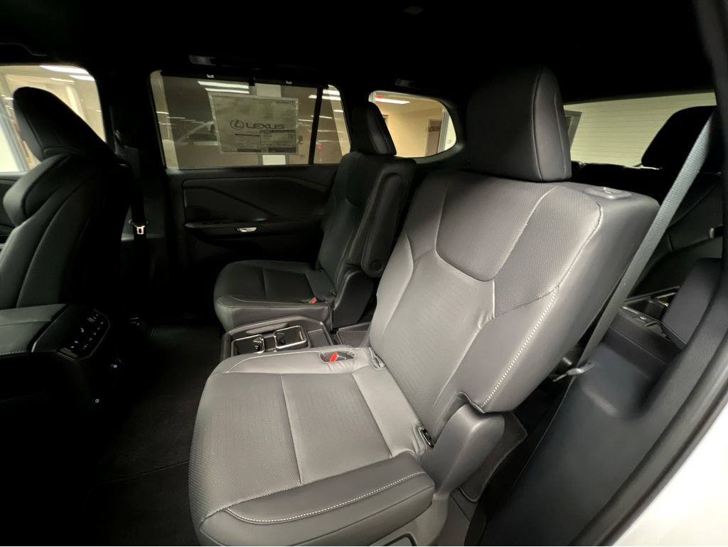 New 2026 Lexus TX 500h AWD image 19