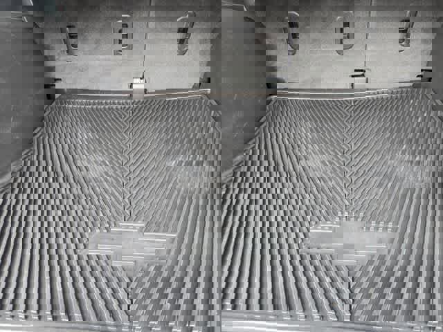 Used 2016 Chevrolet Equinox LTZ w/ Enhanced Convenience Package FWD image 18