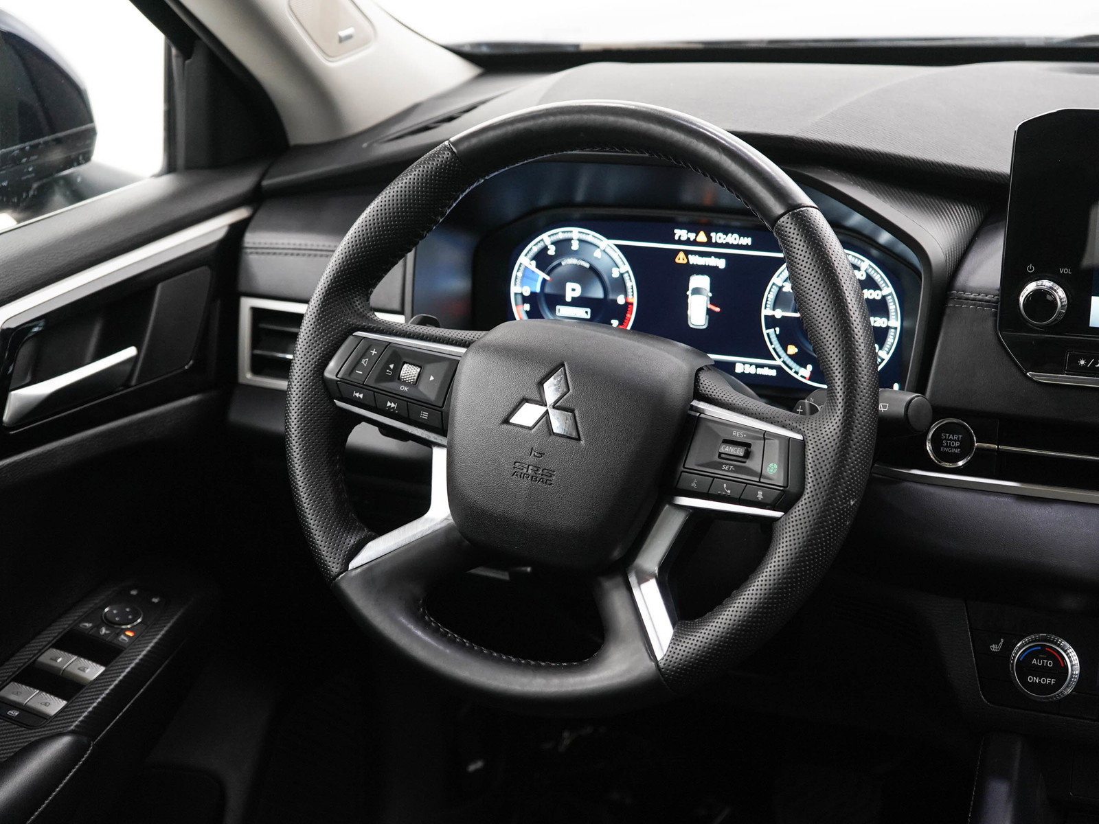 Used 2024 Mitsubishi Outlander SE AWD/4WD image 14