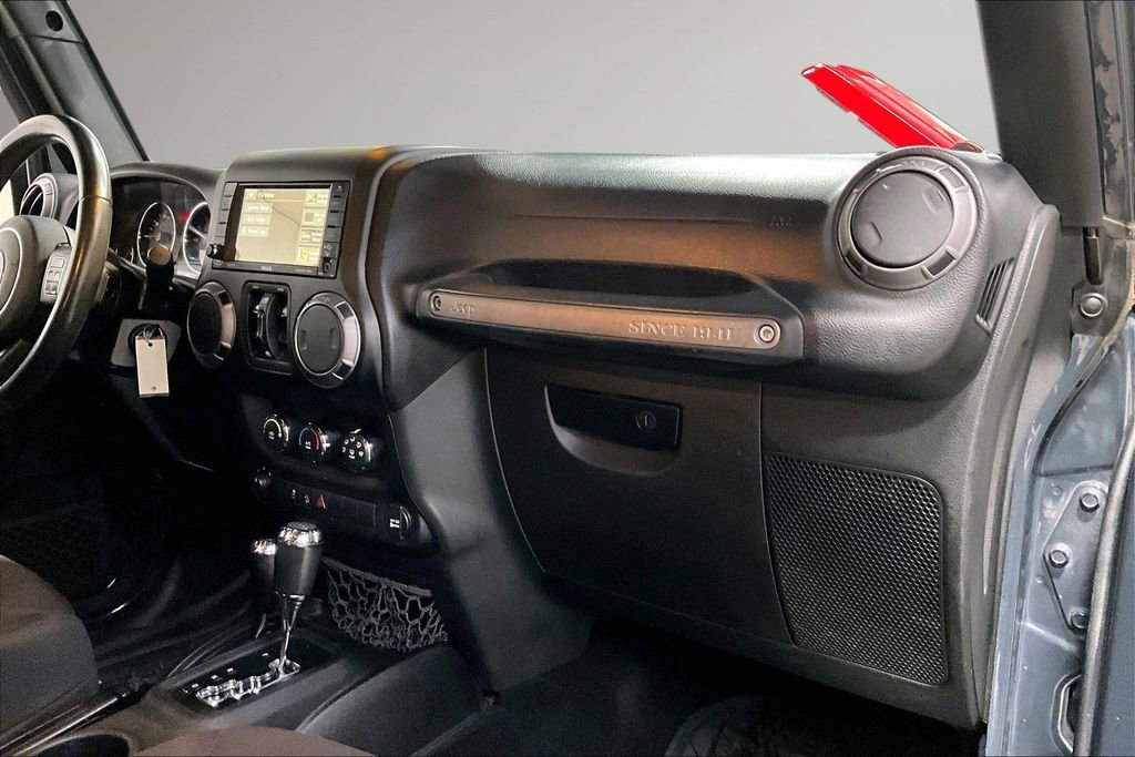 Used 2017 Jeep Wrangler Unlimited Willys image 24