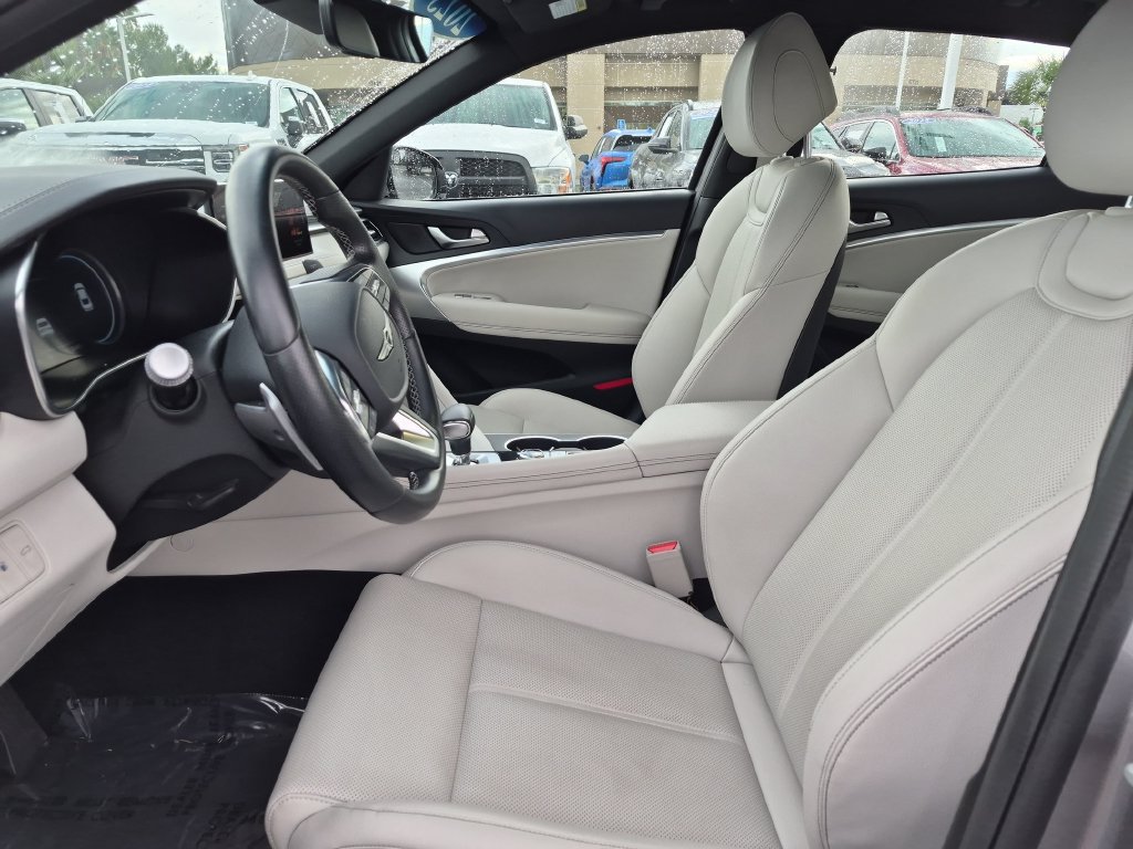 Used 2025 Genesis G70 2.5T RWD image 15