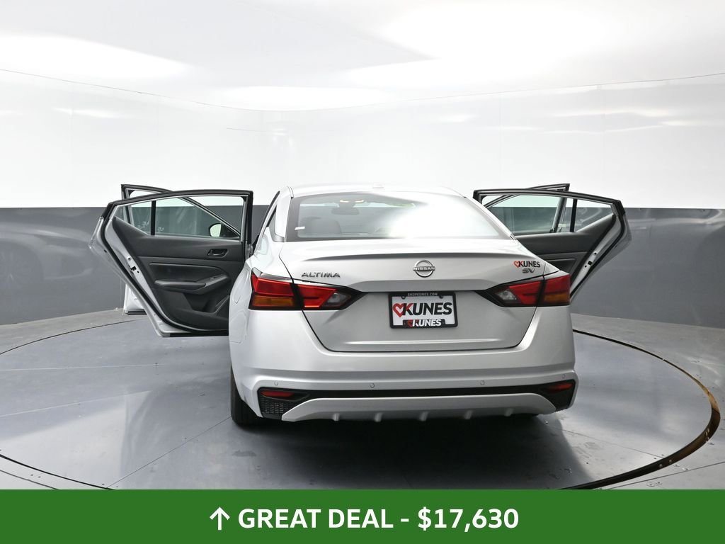 Used 2024 Nissan Altima 2.5 SV image 58