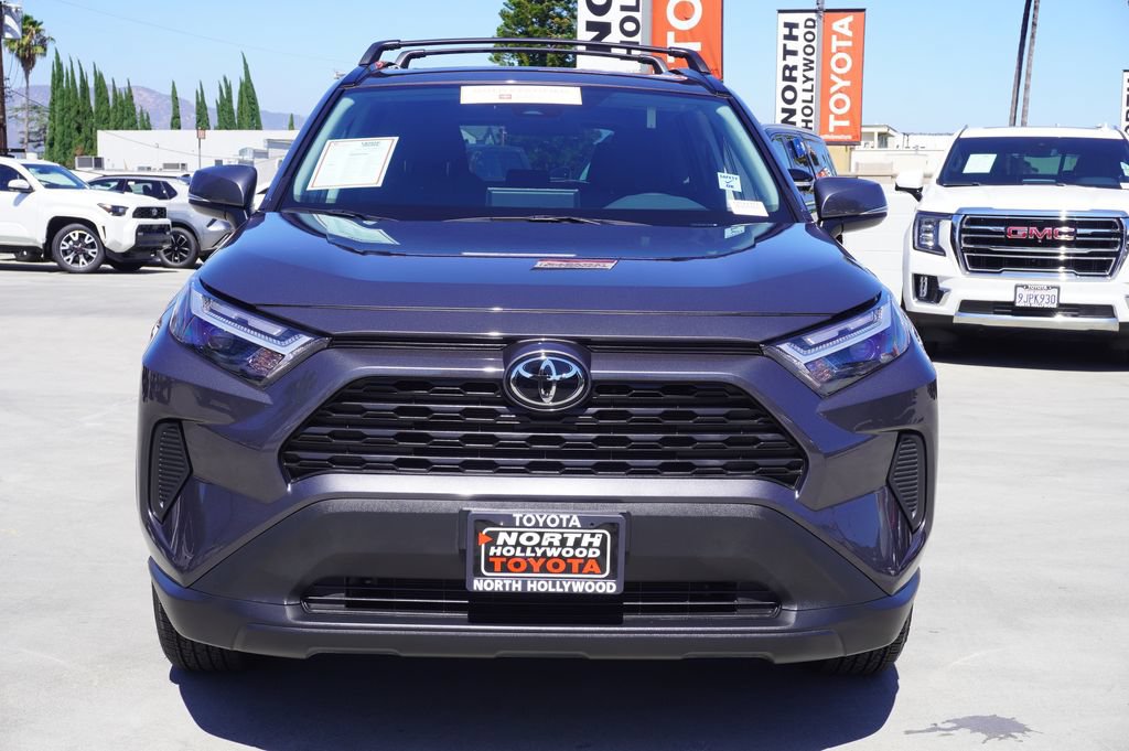 Used 2025 Toyota RAV4 XLE w/ Convenience Package FWD image 3