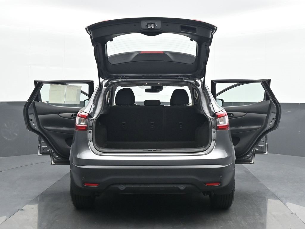 Used 2022 Nissan Rogue Sport S image 25