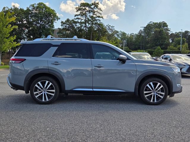 Used 2024 Nissan Pathfinder Platinum AWD/4WD image 6
