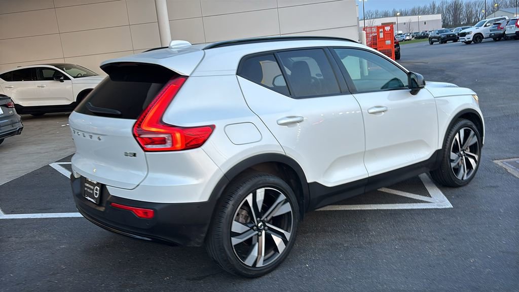 Certified 2023 Volvo XC40 B5 Plus w/ Driver Assist Package image 27