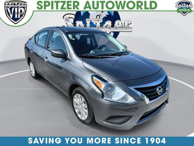 Used 2018 Nissan Versa SV FWD image 1