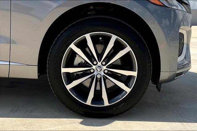 New 2025 Jaguar F-PACE R-Dynamic S AWD/4WD image 9