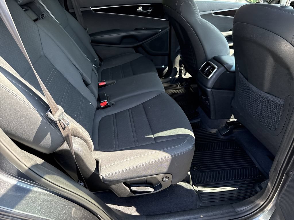 Used 2020 Kia Sorento S FWD image 15