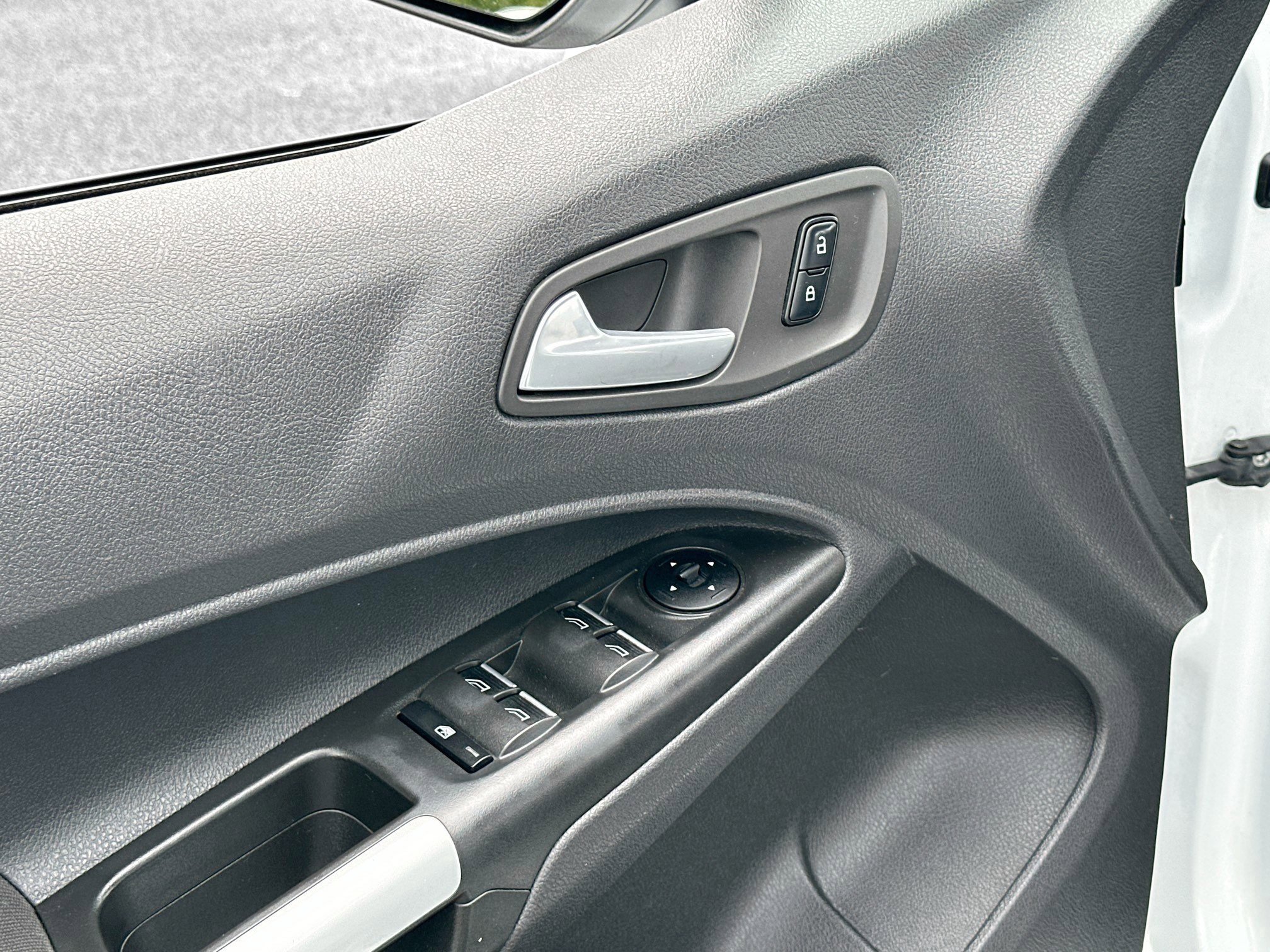 Used 2016 Ford Transit Connect XLT image 8