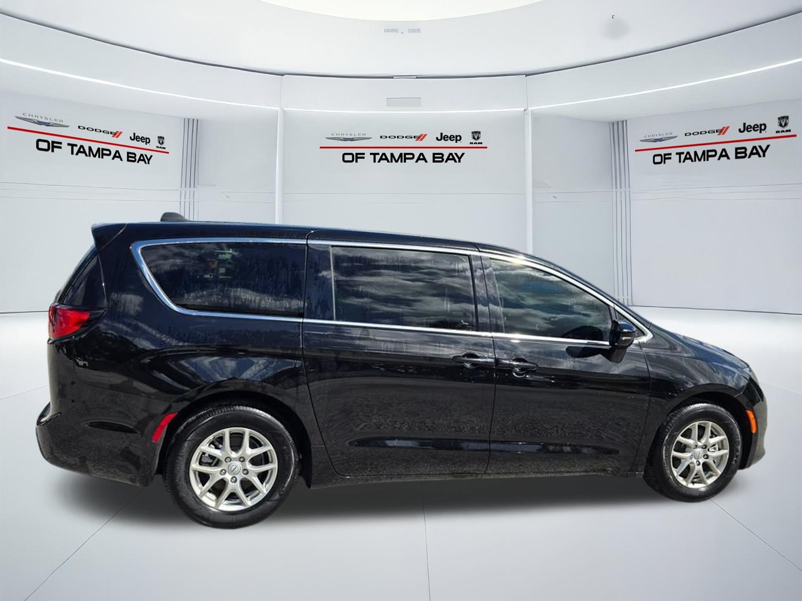 New 2026 Chrysler Voyager LX FWD image 7