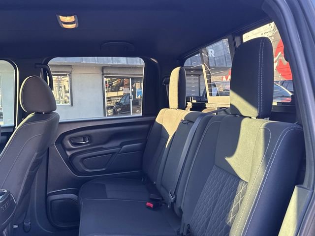 Used 2019 Nissan Titan SV w/ SV Convenience Package image 14