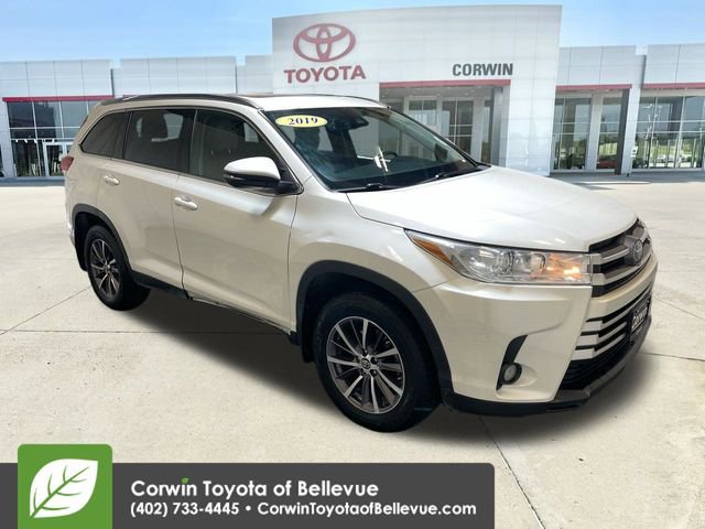 Used 2019 Toyota Highlander XLE image 1