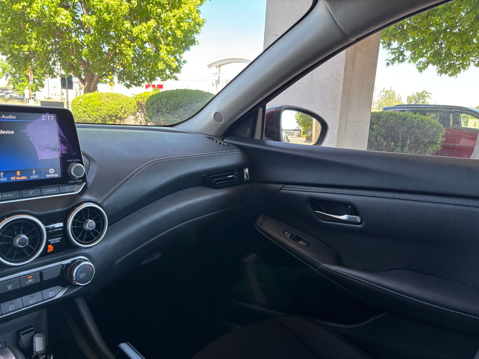 Used 2025 Nissan Sentra SV image 33