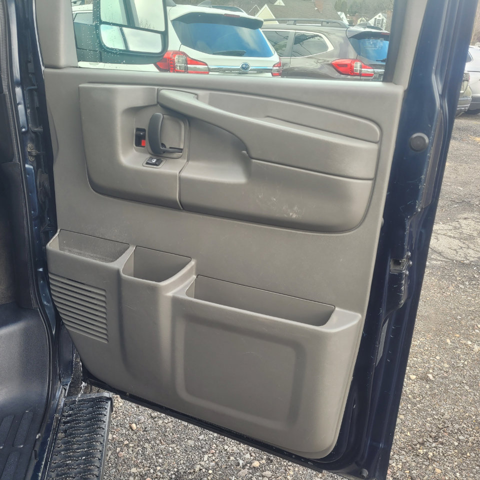 Used 2015 Chevrolet Express 3500 LT w/ LT Preferred Equipment Group image 21