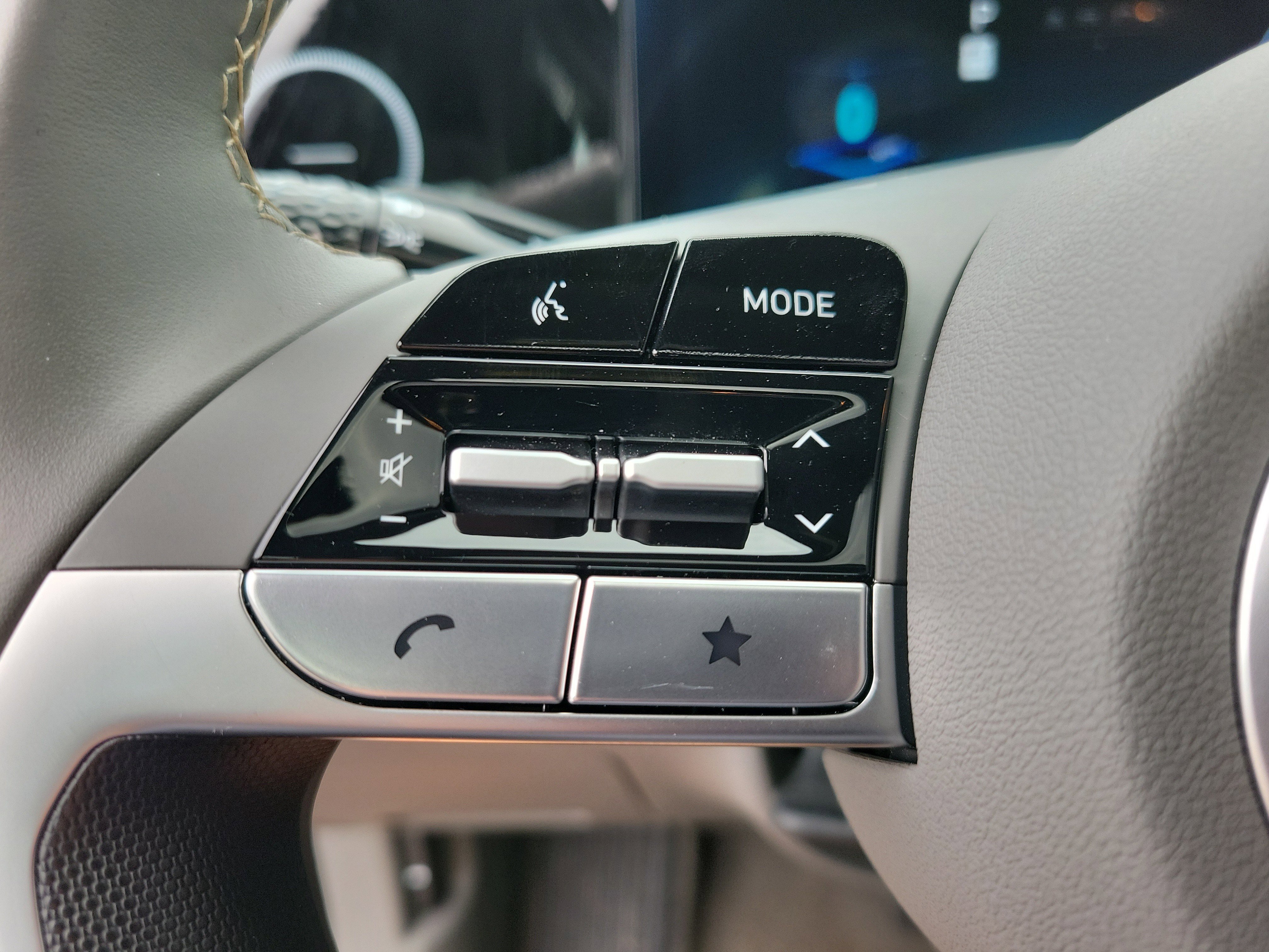 Used 2025 Hyundai Elantra SEL image 20