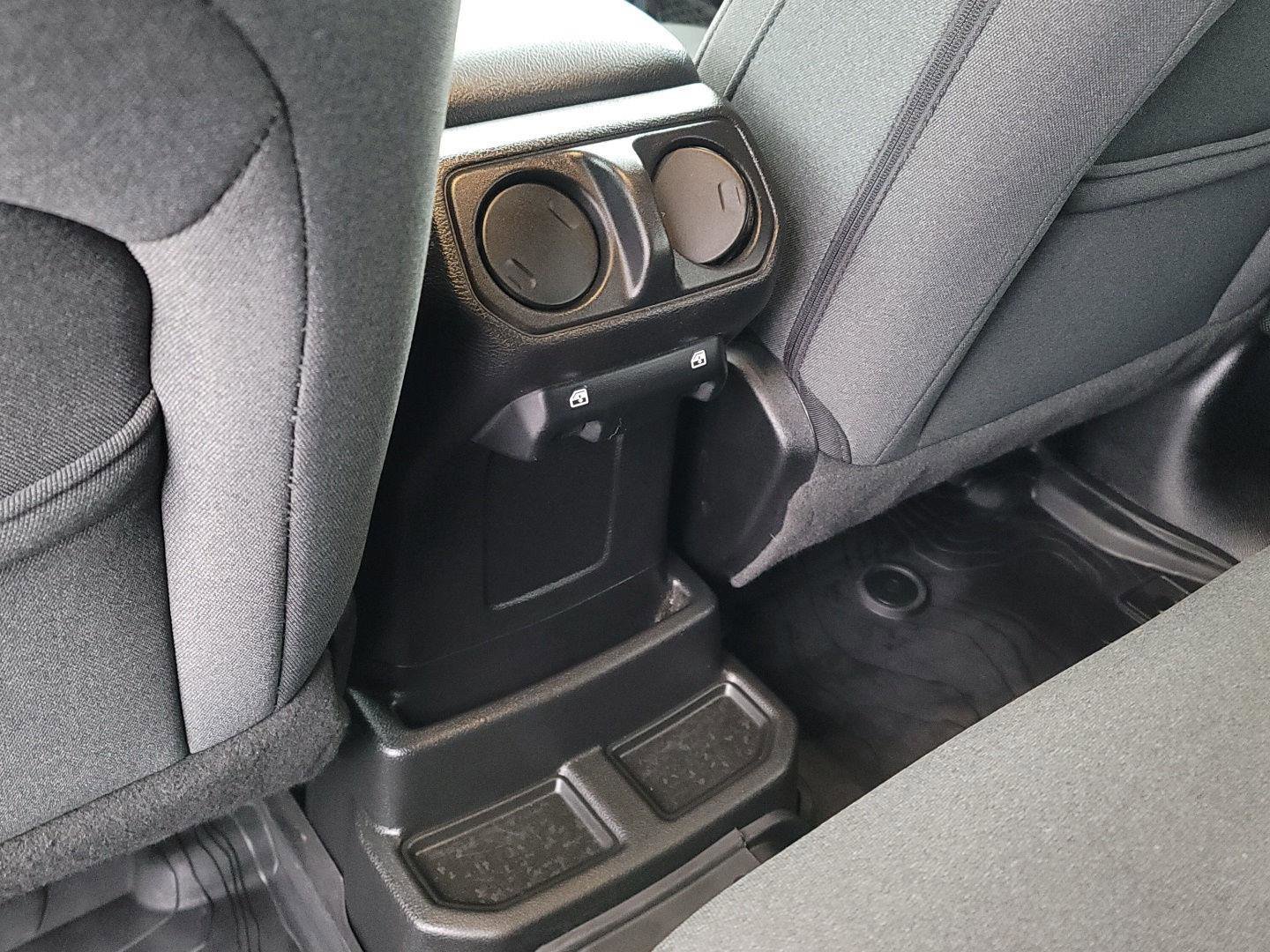 Used 2025 Jeep Wrangler Willys image 15