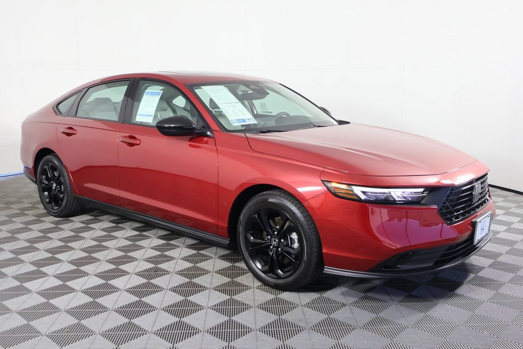 Used 2025 Honda Accord SE image 2