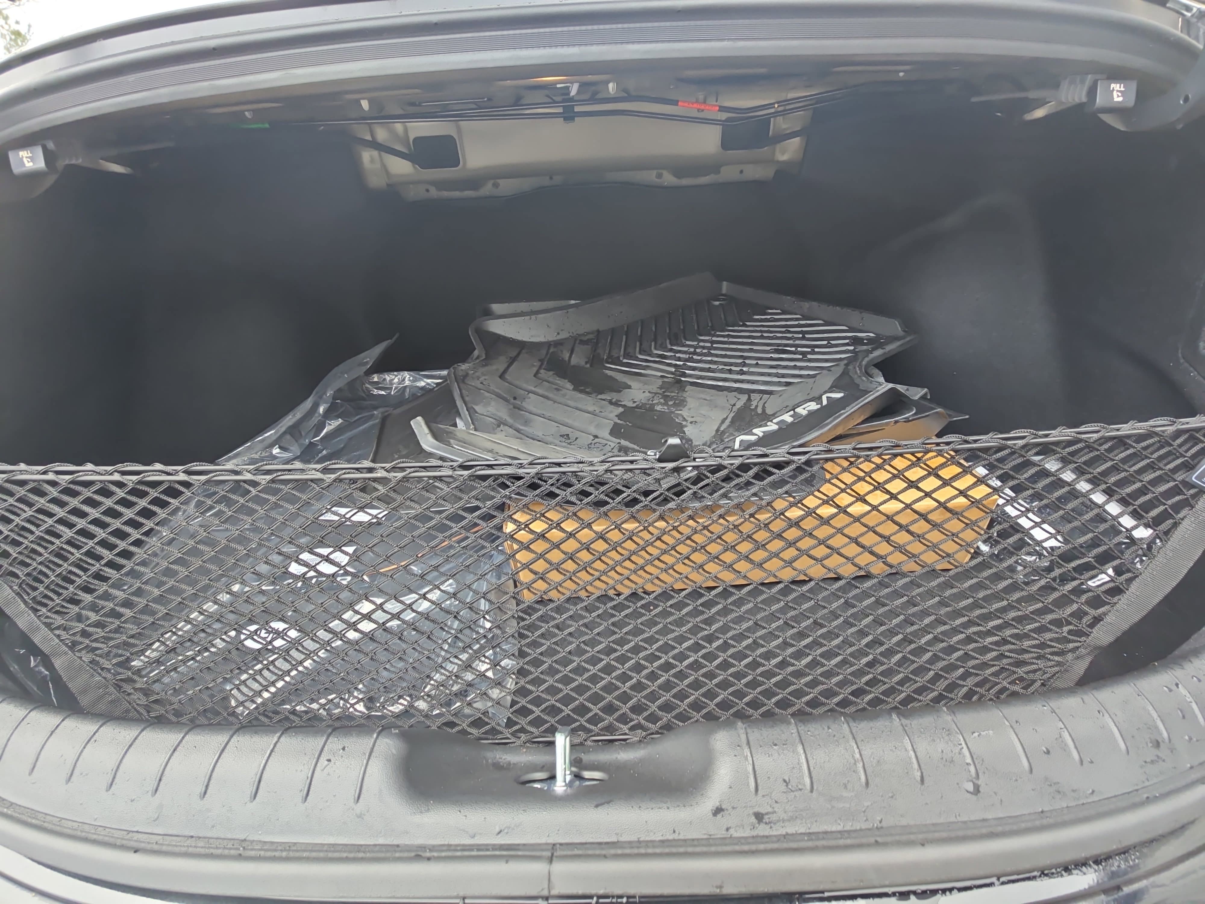 Certified 2025 Hyundai Elantra SEL FWD image 13