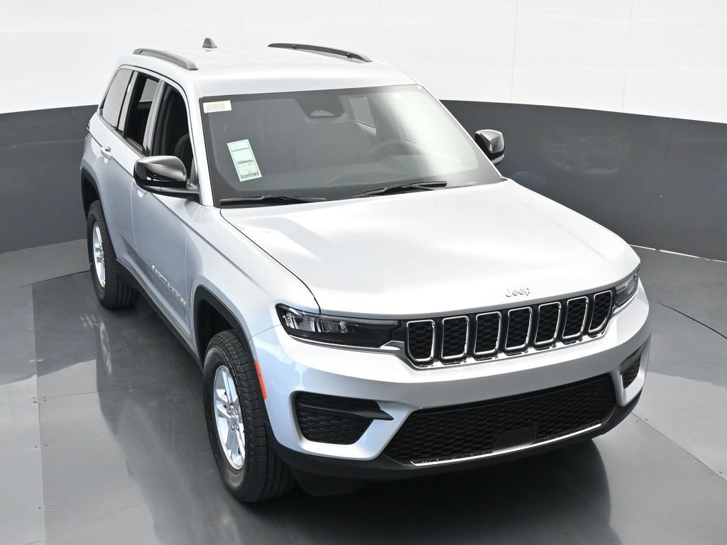 Used 2024 Jeep Grand Cherokee Laredo w/ Trailer Tow Package image 36