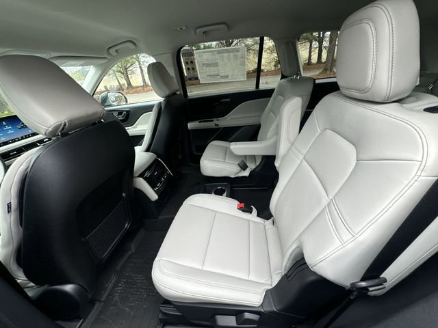 New 2026 Lincoln Aviator AWD image 23