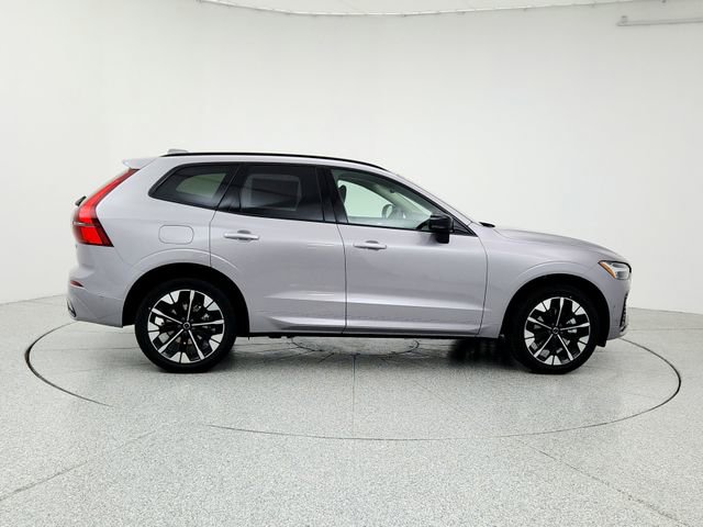 New 2026 Volvo XC60 B5 Plus w/ Climate Package image 4