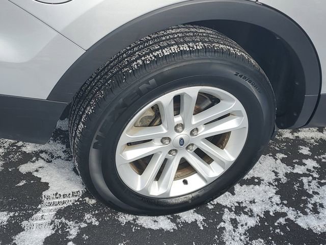 Used 2015 Ford Explorer XLT w/ Equipment Group 202B image 5