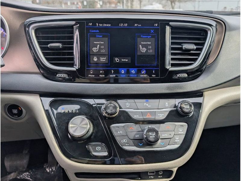 Used 2018 Chrysler Pacifica Touring-L Plus image 26