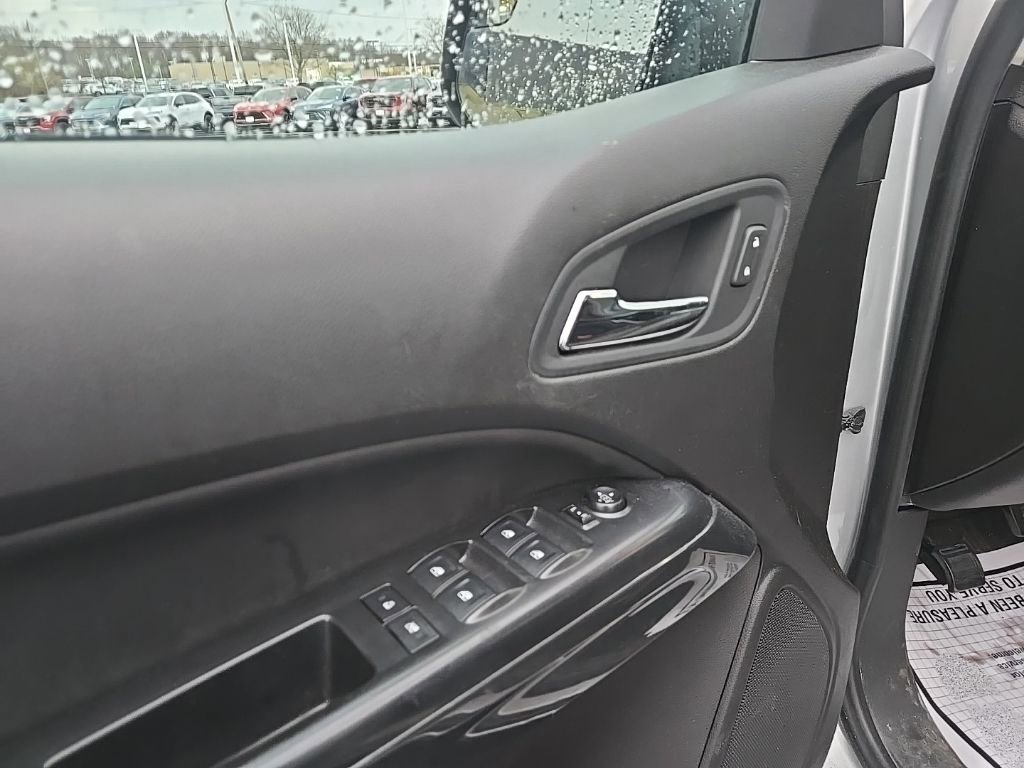 Used 2016 GMC Canyon SLE w/ All Terrain Package image 11