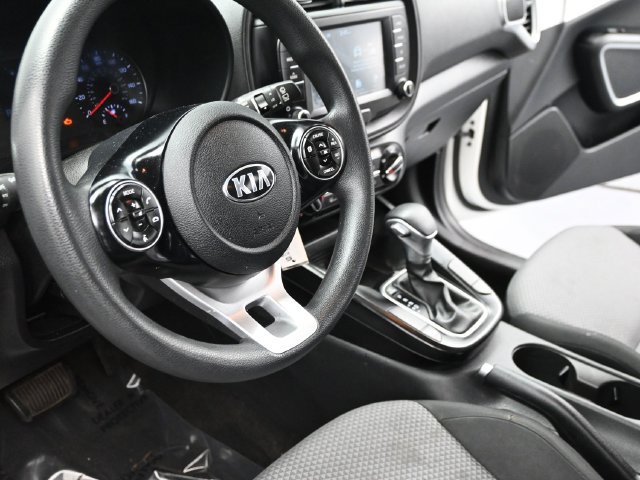 Used 2020 Kia Soul LX FWD image 4