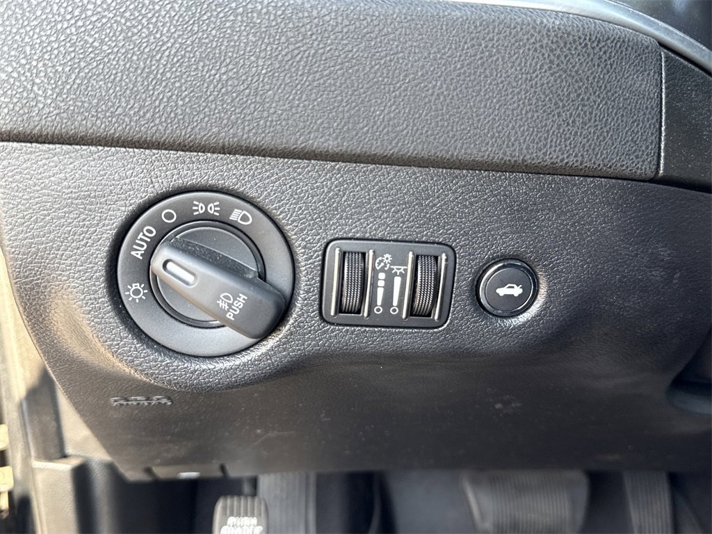 Certified 2021 Dodge Charger SXT w/ Blacktop Package image 20