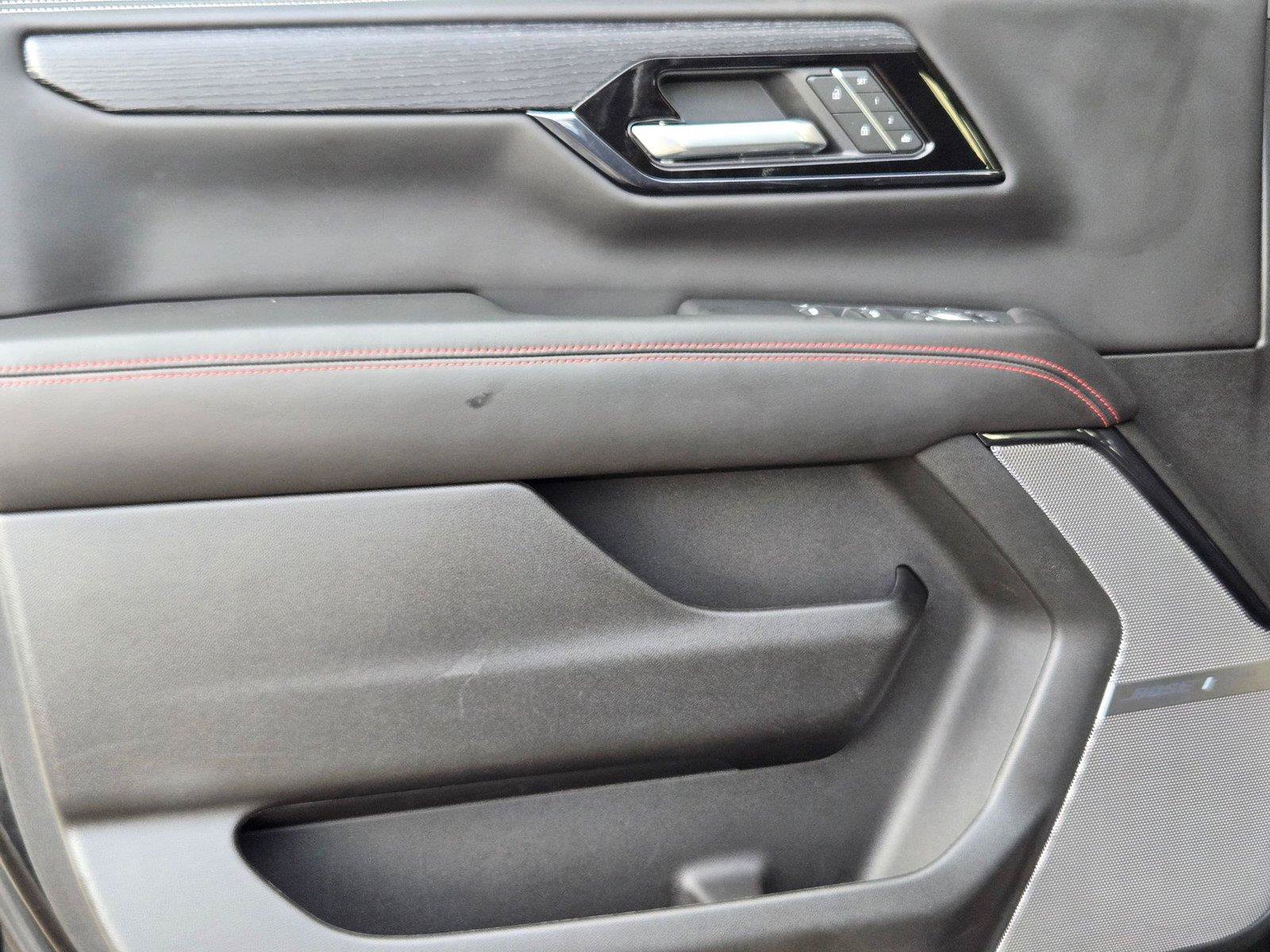 Used 2026 GMC Yukon AT4 Ultimate w/ LPO, Floor Liner Package AWD/4WD image 26