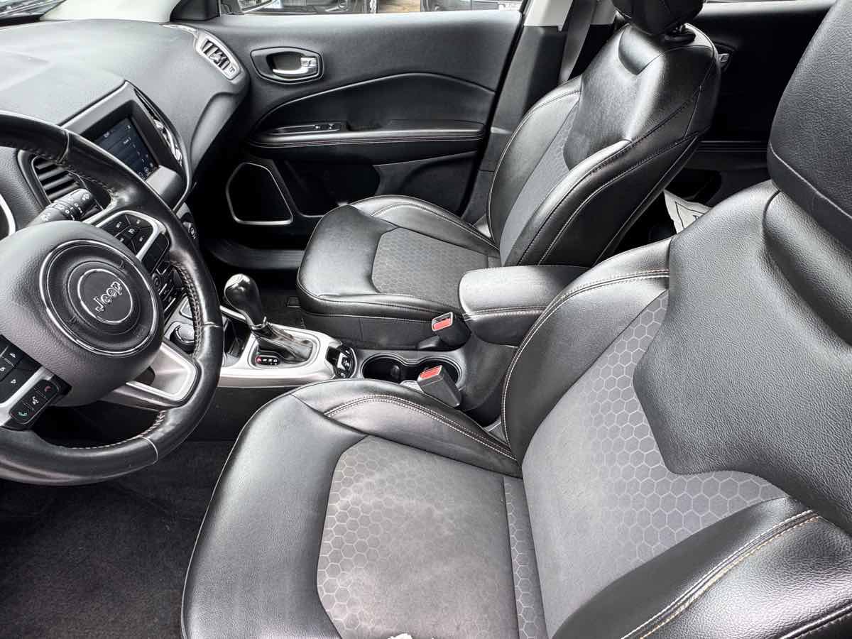 Used 2018 Jeep Compass Latitude w/ Popular Equipment Group AWD/4WD image 28