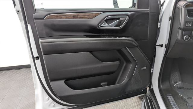 Used 2023 Chevrolet Suburban Premier image 13