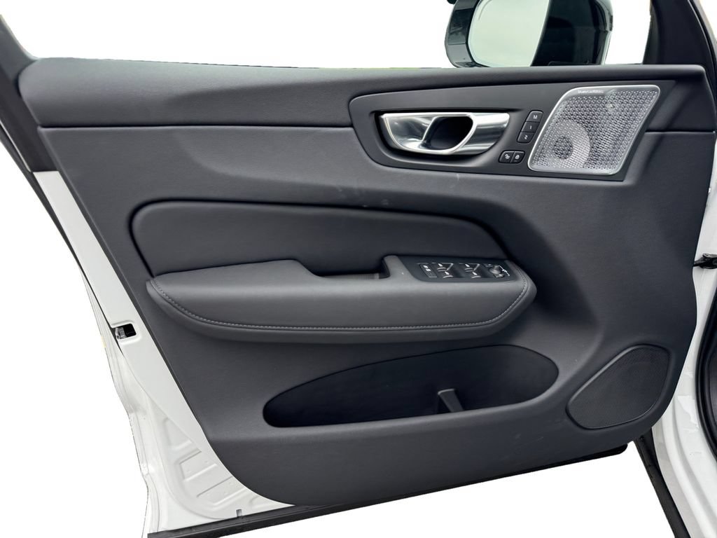New 2026 Volvo XC60 B5 Ultra w/ Protection Package Premier AWD/4WD image 11