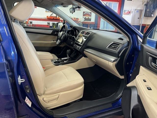 Used 2016 Subaru Outback 2.5i Premium AWD/4WD image 10