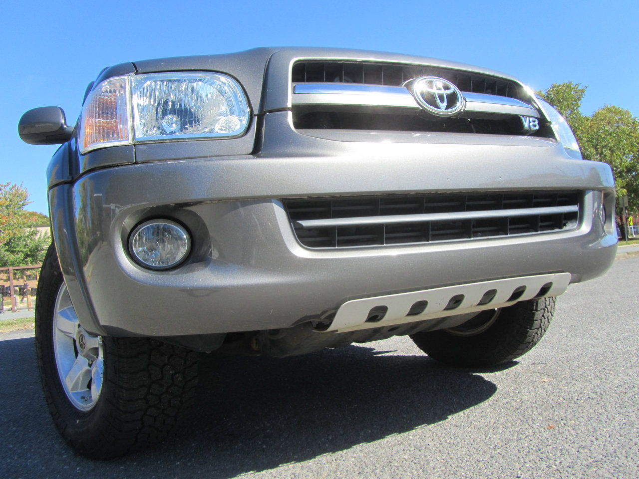 Used 2006 Toyota Sequoia SR5 image 1