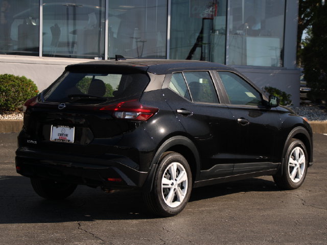 Certified 2025 Nissan Kicks Play S FWD image 10