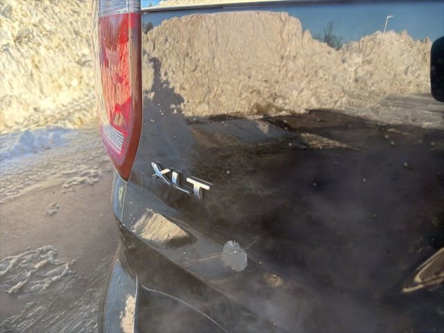 Used 2019 Ford Explorer XLT image 9