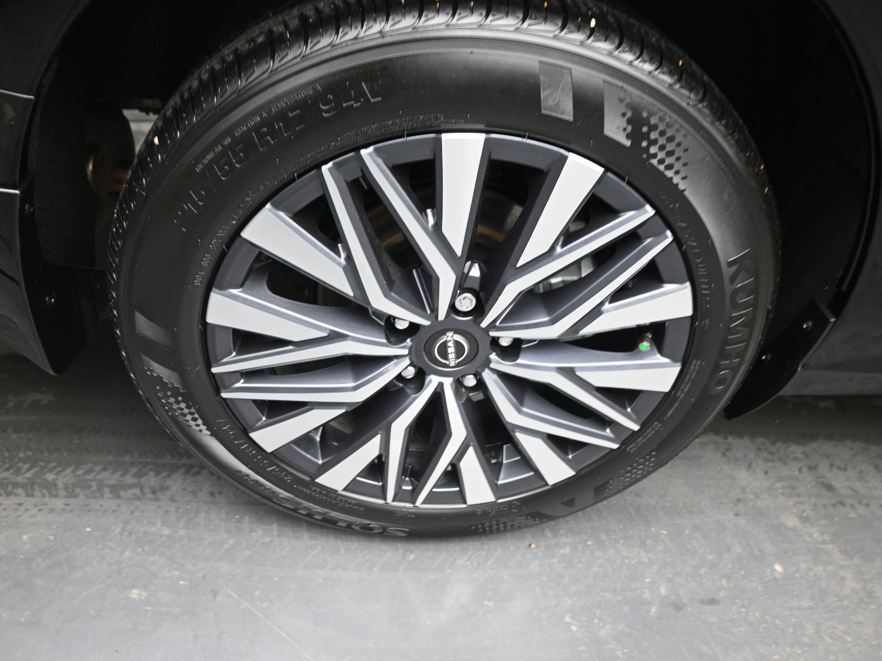 Certified 2025 Nissan Altima 2.5 SV image 9