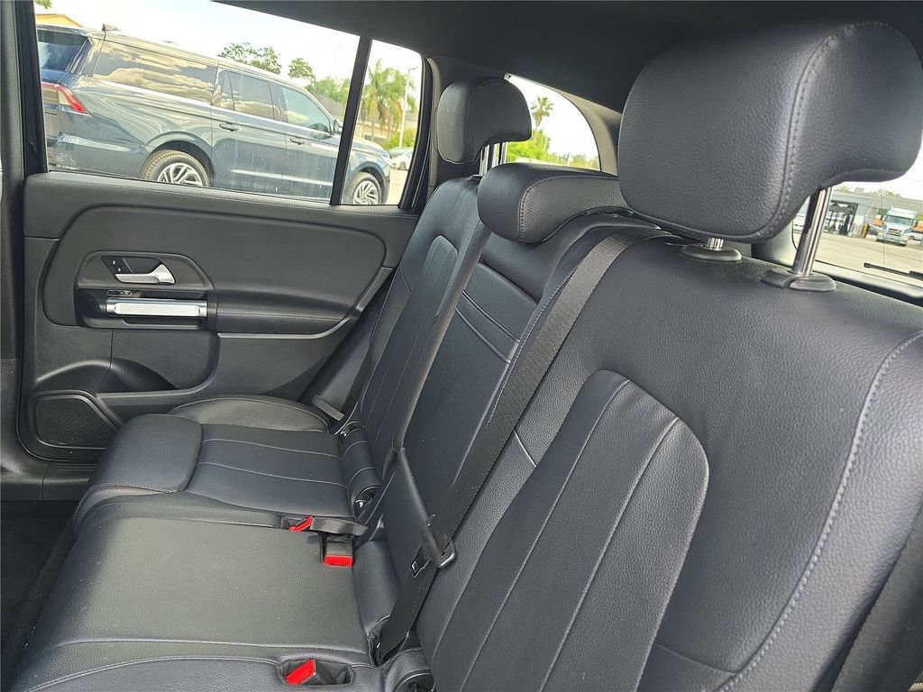 Used 2021 Mercedes-Benz GLB 250 image 10