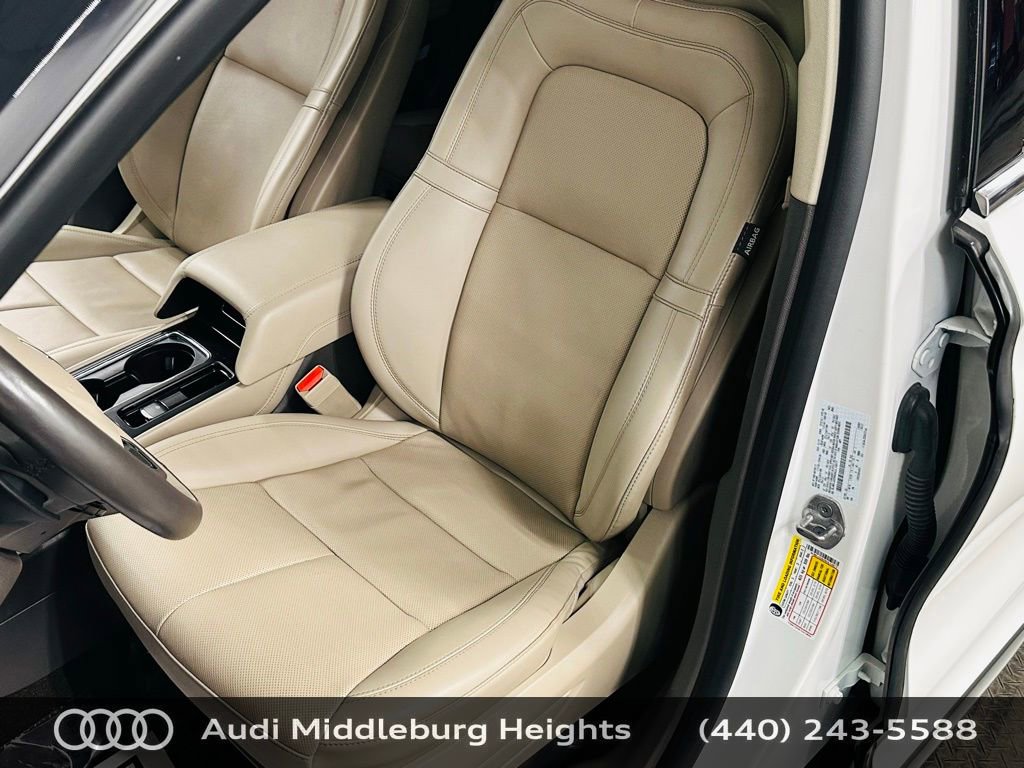 Used 2022 Lincoln Corsair Reserve w/ Equipment Group 201A AWD/4WD image 24