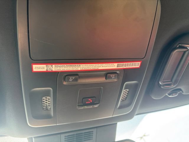 Used 2025 Toyota Camry SE FWD image 13