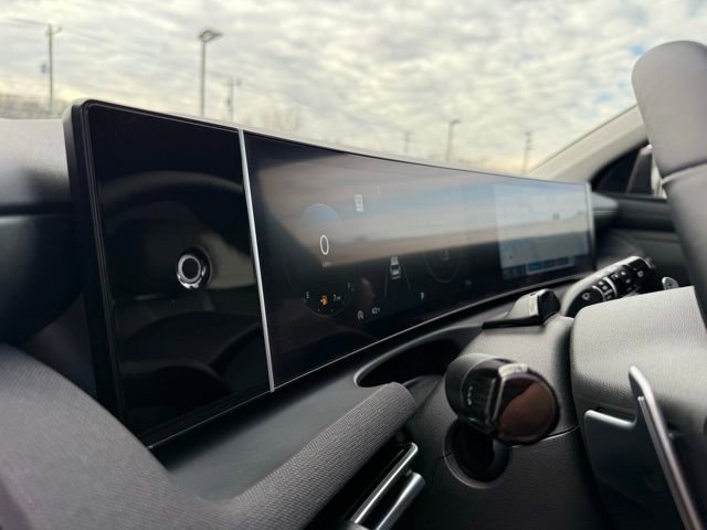 Used 2025 Hyundai Tucson Limited image 54