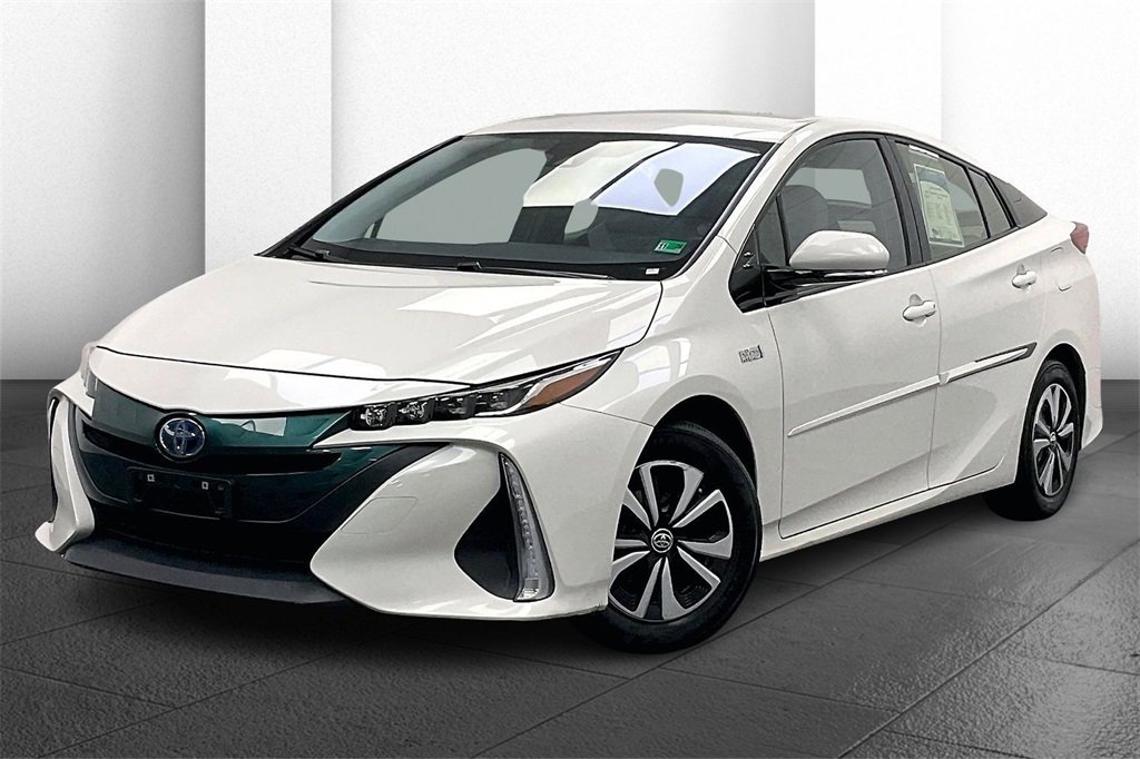 Used 2017 Toyota Prius Prime Plus image 10
