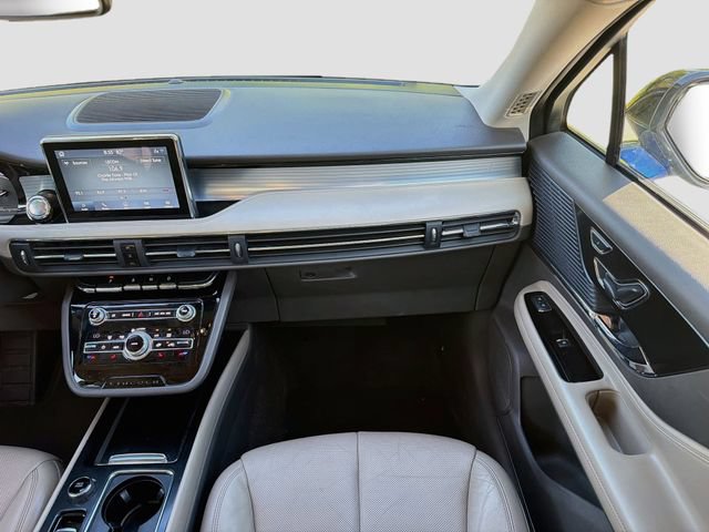 Used 2020 Lincoln Corsair FWD w/ Premium Package image 19